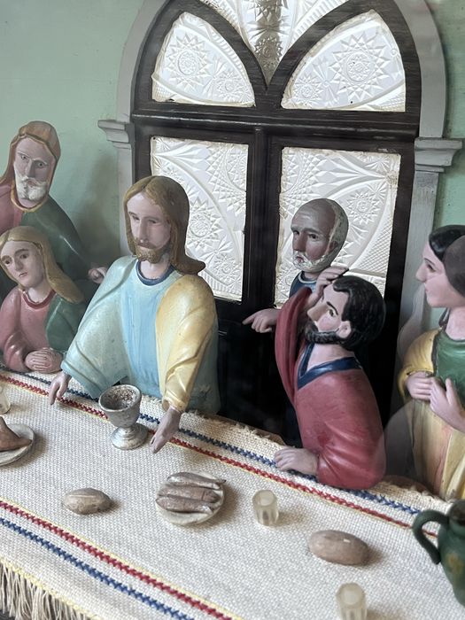 Ultima Ceia, Artesanato nacional em madeira pintada