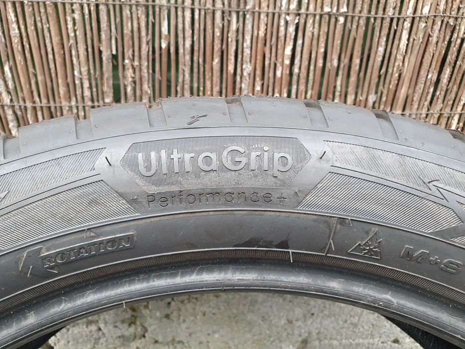 2x 235/50/20 104T Good/Year UltraGrip 7,4mm 2024r.