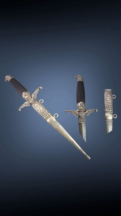 Антикварна зброя шабля кортик шашка тесак кинжал шпага палаш сабля меч