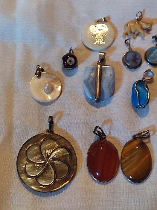 Lote pendentes pedras naturais e prata