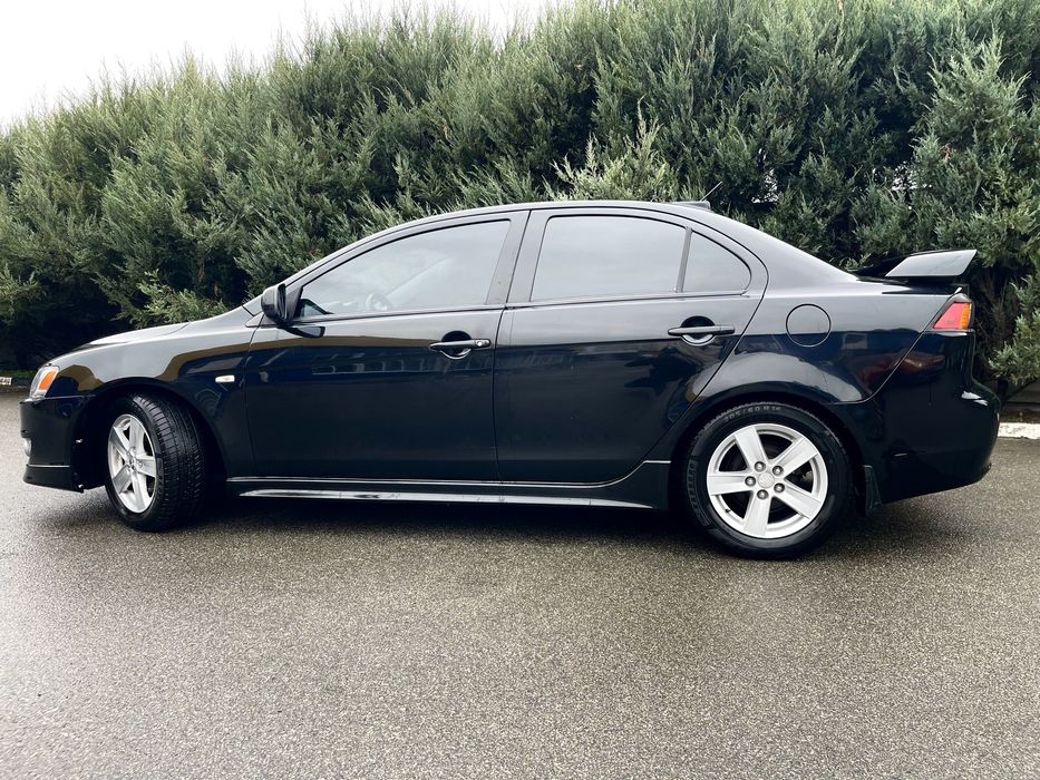 Mitsubishi Lancer продаж