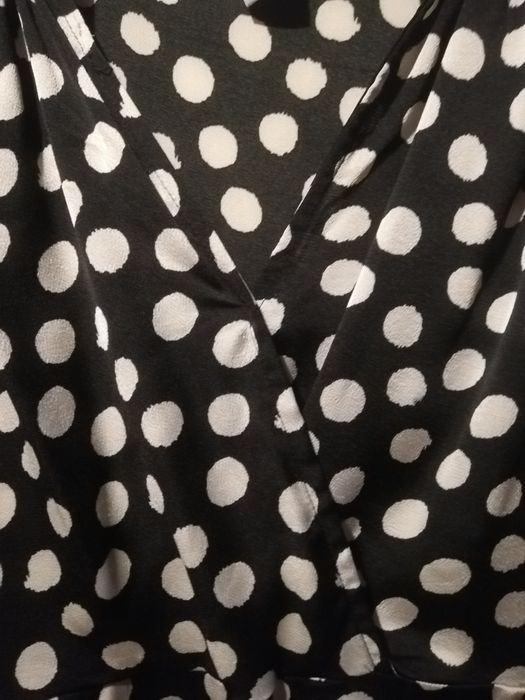 Vestido às bolas