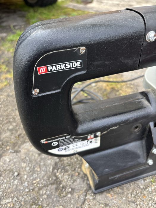 Vende-se serra de recortes quase nova