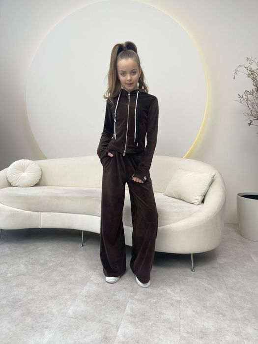 Костюм велюровий 128,134,140,146,152,164