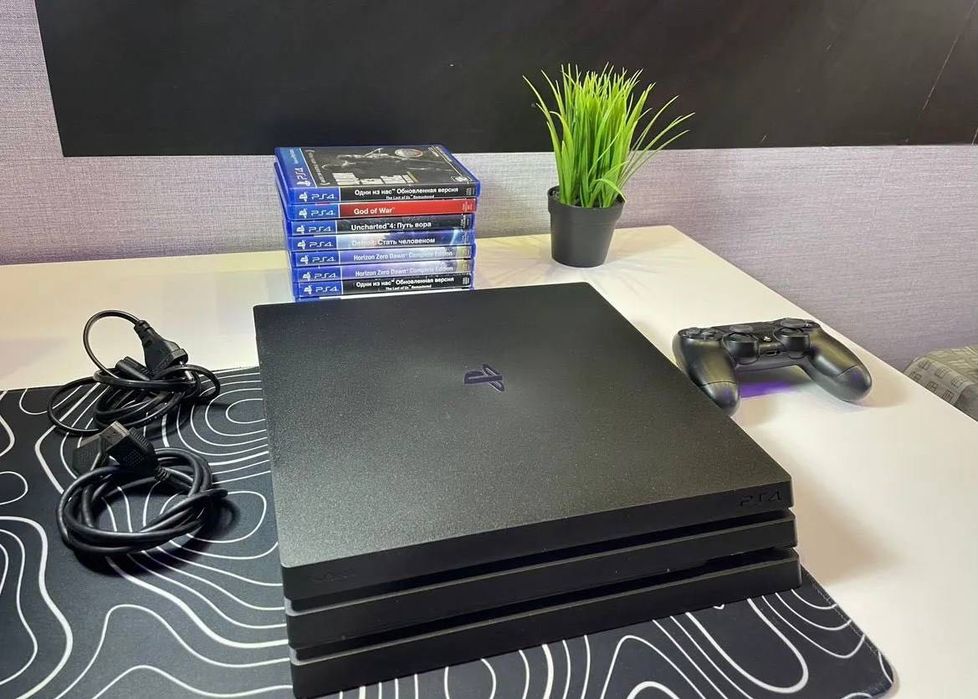 PS 4 Pro 1TB з аккаунтом