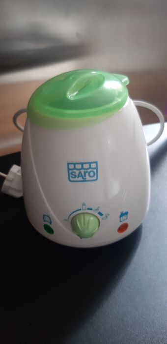 Máquina biberon e alimentos bebé