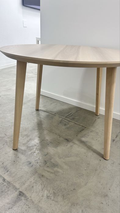 Mesa Ikea 105 cm. Tenho 2 para venda, o valor apresentado é unitario