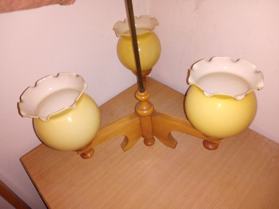 Żyrandol drewniany PRL