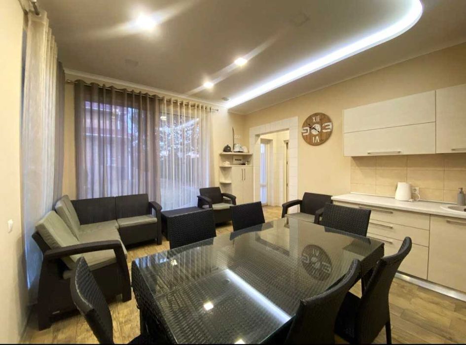 Продаж СУЧАСНОГО будинку з ЦОКОЛЬНИМ  поверхом вул. Солідарності ТОРГ