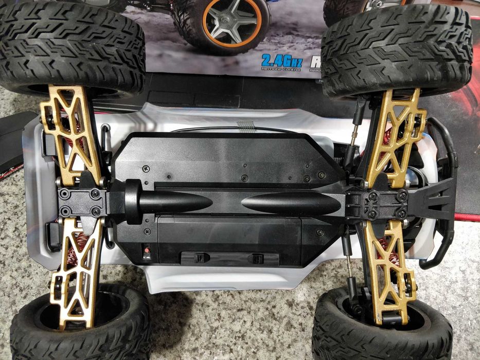 RC машинка WLtoys 104009 1/10 4x4 rc з LED підсвіткою Нова в коробці