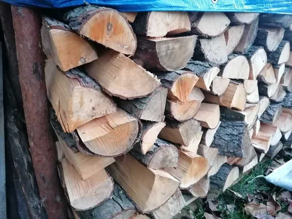 gotowe do palenia i składowania drewno buk dąb jesion