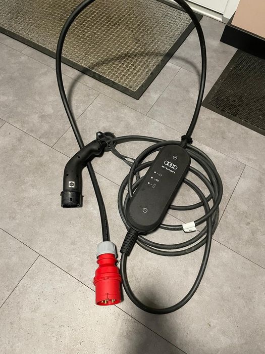 Orginalna ładowarka Audi E-Tron typ2 europa trój fazowa lub 230v Nowa
