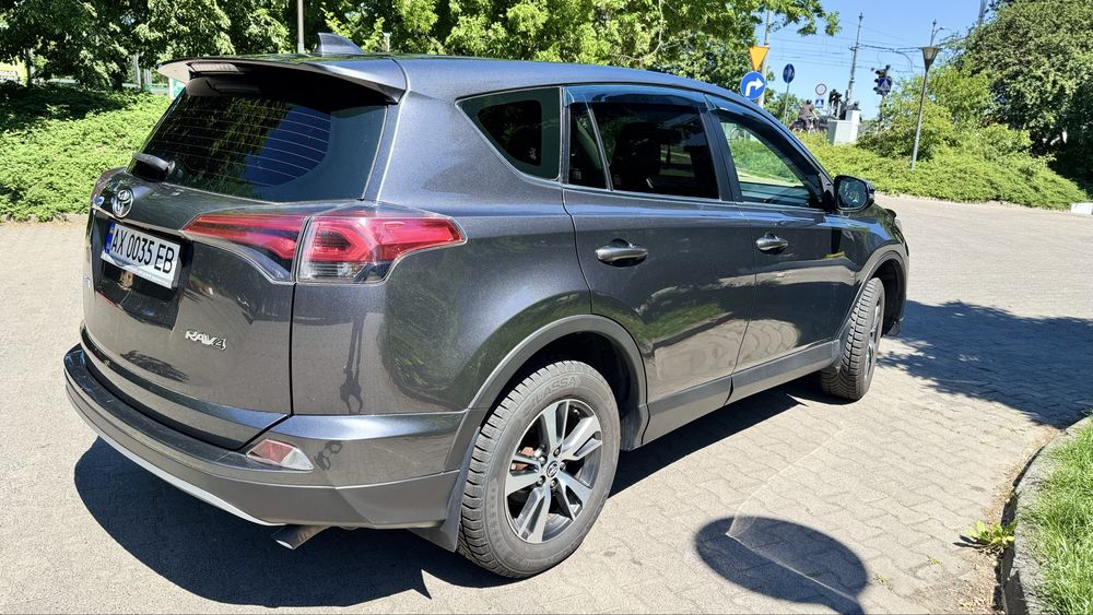 Продам автомобиль Тойота RAV 4