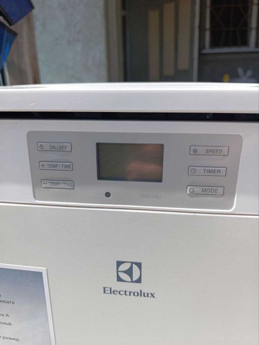 Мобільний кондиціонер ELECTROLUX EACM - 10 DR/N3