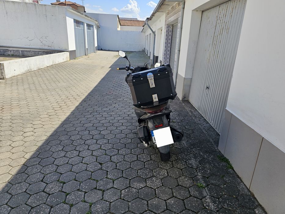 Honda PCX 125 2020 - Excelente Estado com Acessórios