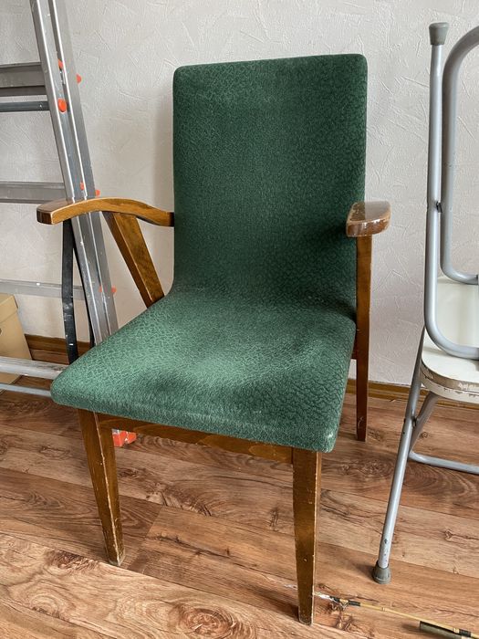 Fotel PRL solidny drewniany butelkowa zieleń