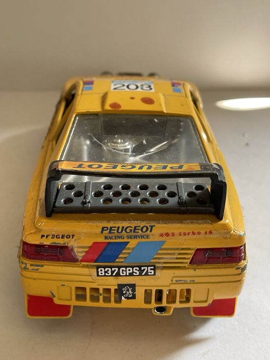 Peugeot 405 turbo 16 burago