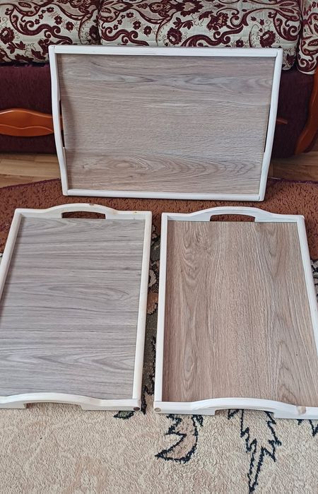 Піднос з дерева.