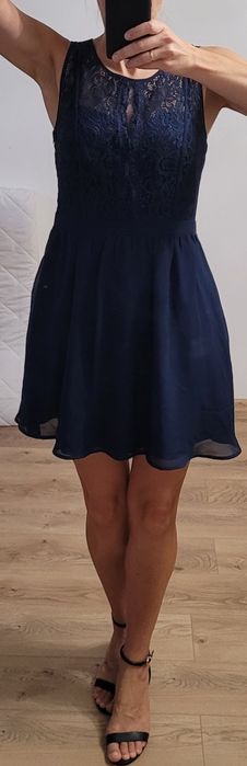 Elegancka granatowa sukienka z koronką rozmiar M, stan bardzo dobry, r