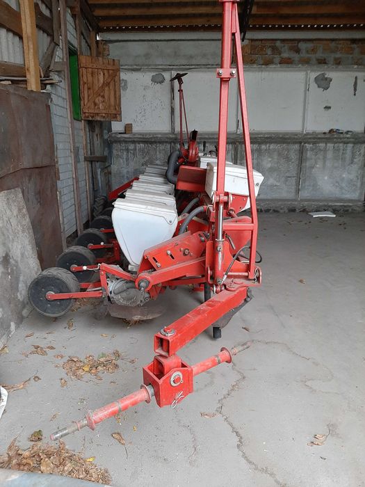 Веста 8 Ельворті Червона зірка