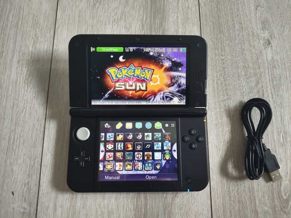 Nintendo 3DS  LL