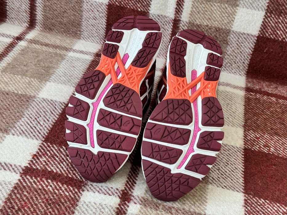 (Оригінал) жіночі кросівки Asics Gel-Kayano, розмір 39