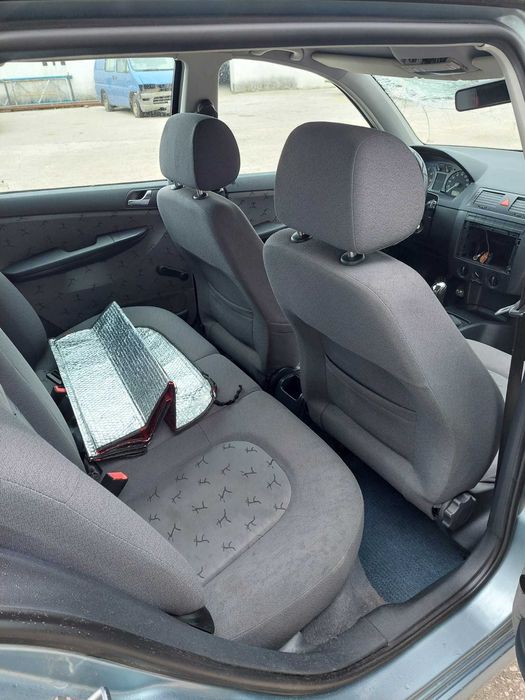 Skoda Fabia 1.4i de 2002 com Boa Mecânica para peças