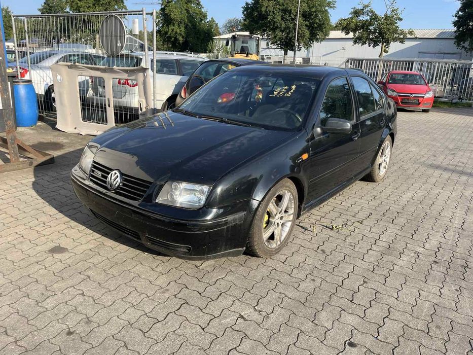 Розборка -Volksvagen bora 2.3 бензин