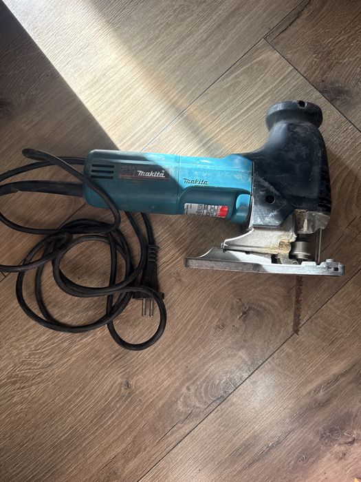 wyrzynarka to model Makita 4341CT o mocy 720W. Sprawna !