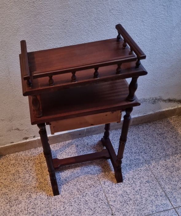 Mesa estante antiga