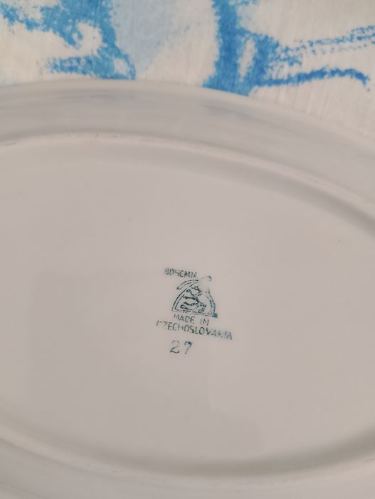 Kryształy i patery porcelanowe