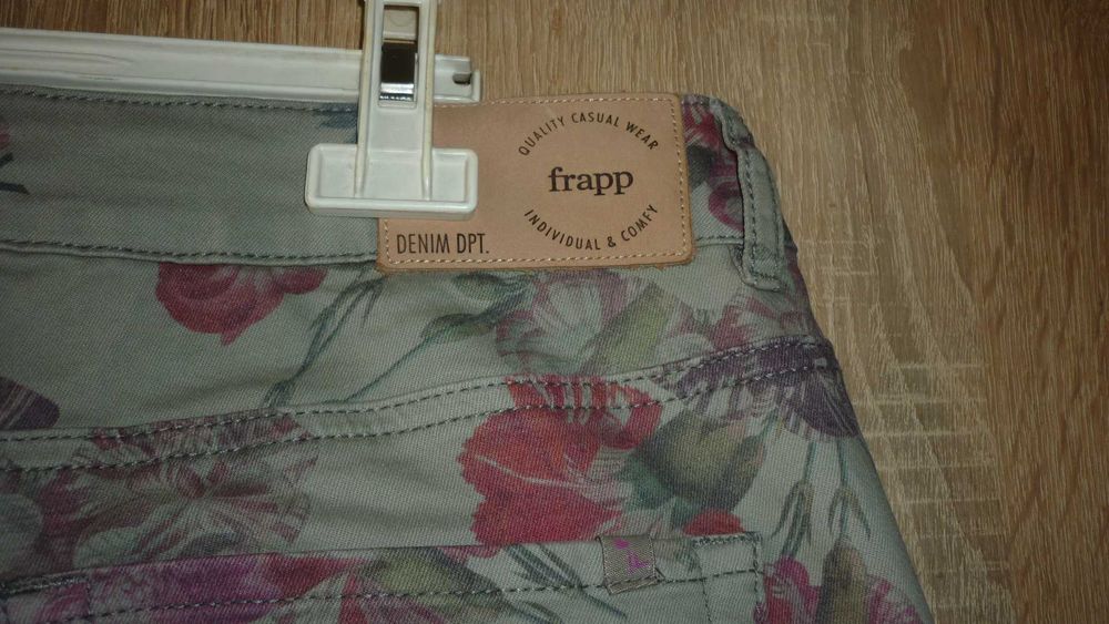 Frapp- damskie spodnie rurki  we wzory  r; 46