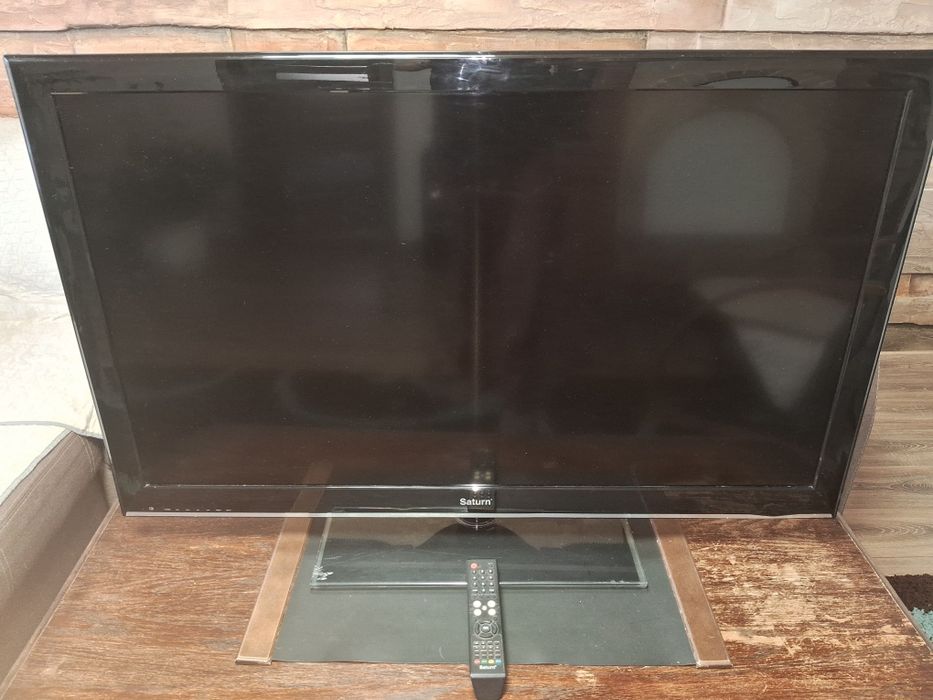 Продаю телевизор Saturn