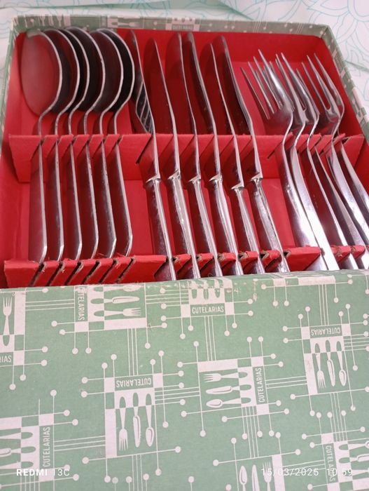 Conjunto de 18 talheres
