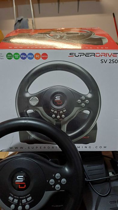 SUPERDRIVE Zestaw kierownicy i pedałów SV250/ PS3/ PS4/ Xbox One/