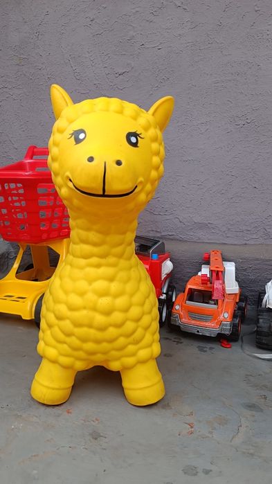 Продам машинки каталку и барашка