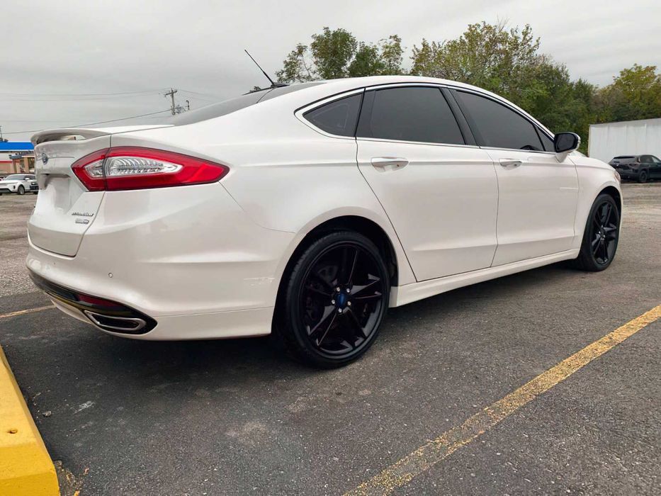 Ford Fusion Titanium      2016