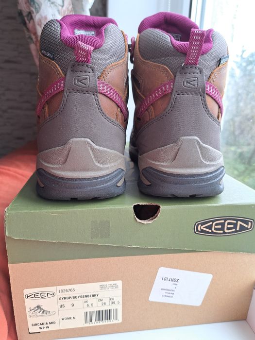 Трекінгові черевики KEEN CIRCADIA