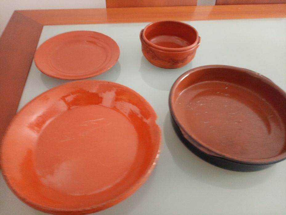 Loiça em Barro tradicional: PratoS serivacaia, CaçarolaS,  Panelas,  Taça , Assador
