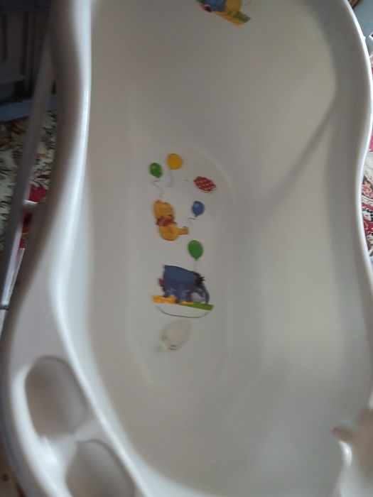 Wanienka niemowlęca z regulowanym stelażem