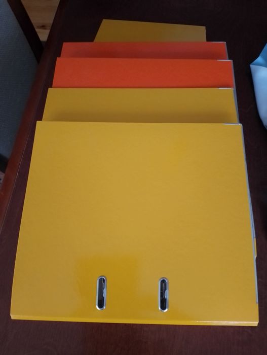 Nowe segregatory - 5 szt.