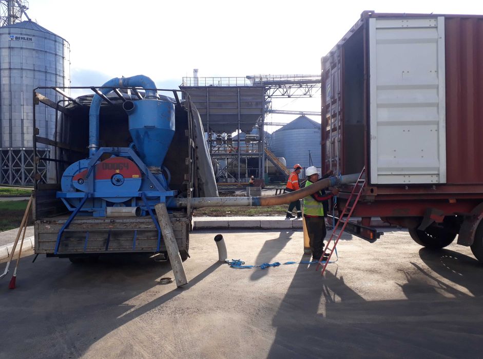 Пневмоперегружатель зерна ПТЗ-30 дизель  пневмотранспортер