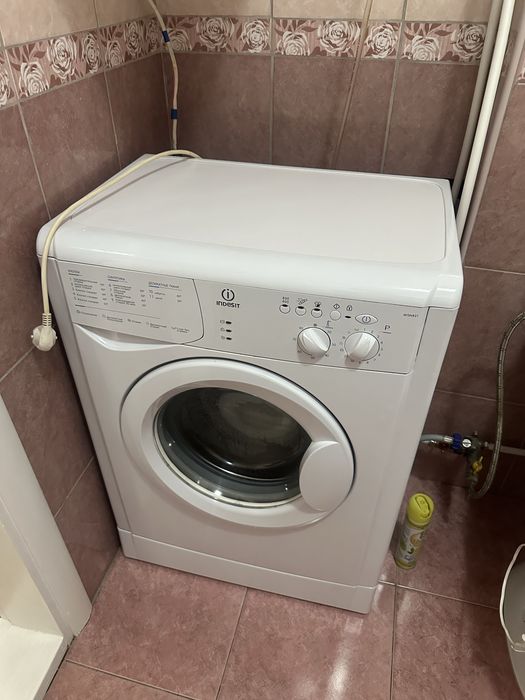 Пральна машина indesit