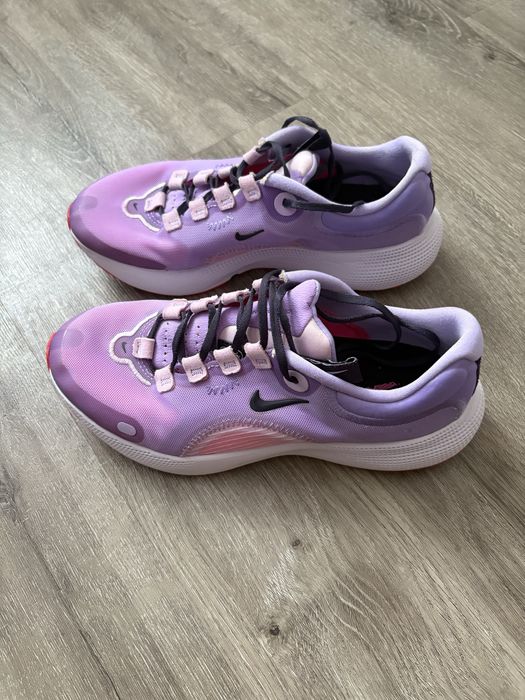 Кросіки жіночі Nike в чудовому стані, оригінал, 24 см