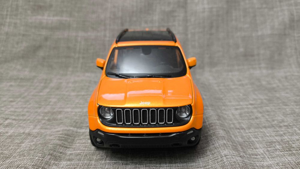 Машинка Jeep Renegade 2017 1/24 Maisto