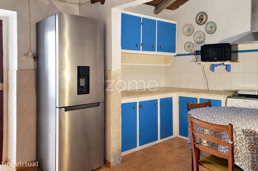 Moradia T2 em bom estado, com quintal, em Dogueno - Almodôvar
