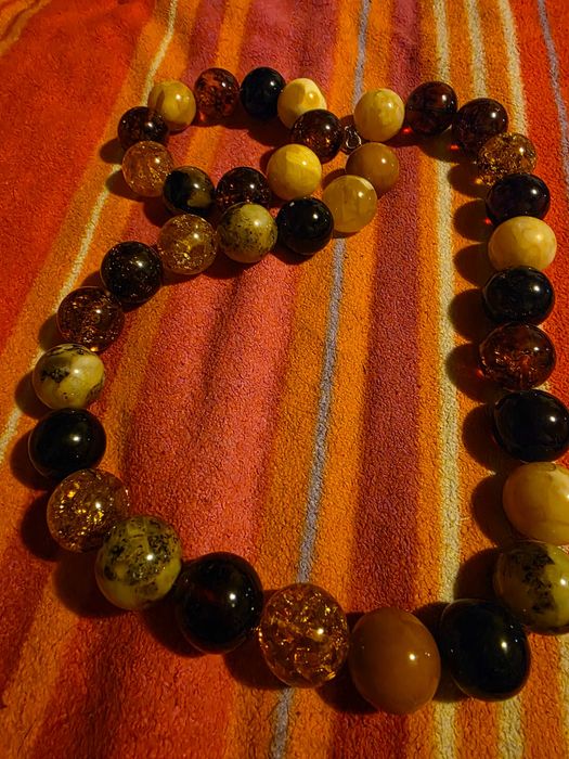 Bursztynowe duże kule korale wraz z branzo