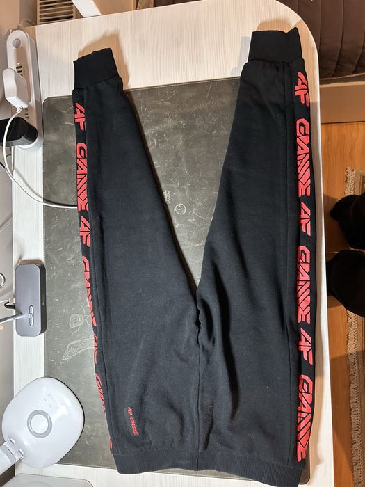 Штани б/у:на вік8-9років