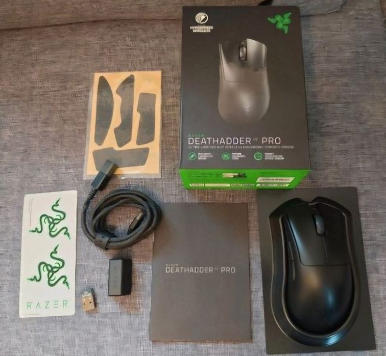 Razer DeathAdder V3 Pro bezprzewodową mysz gamingową  stan idealny