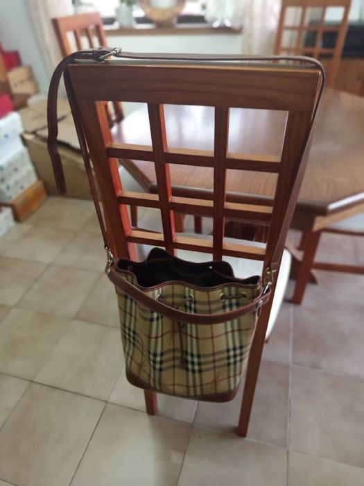 Saco Burberry original muito bom
